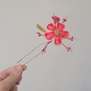 New - Japanese Flower Hairpin